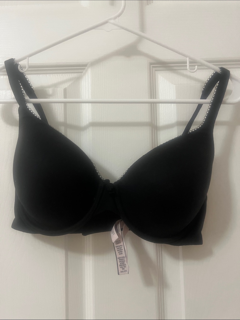 Victoria Secret underwire bra 34D